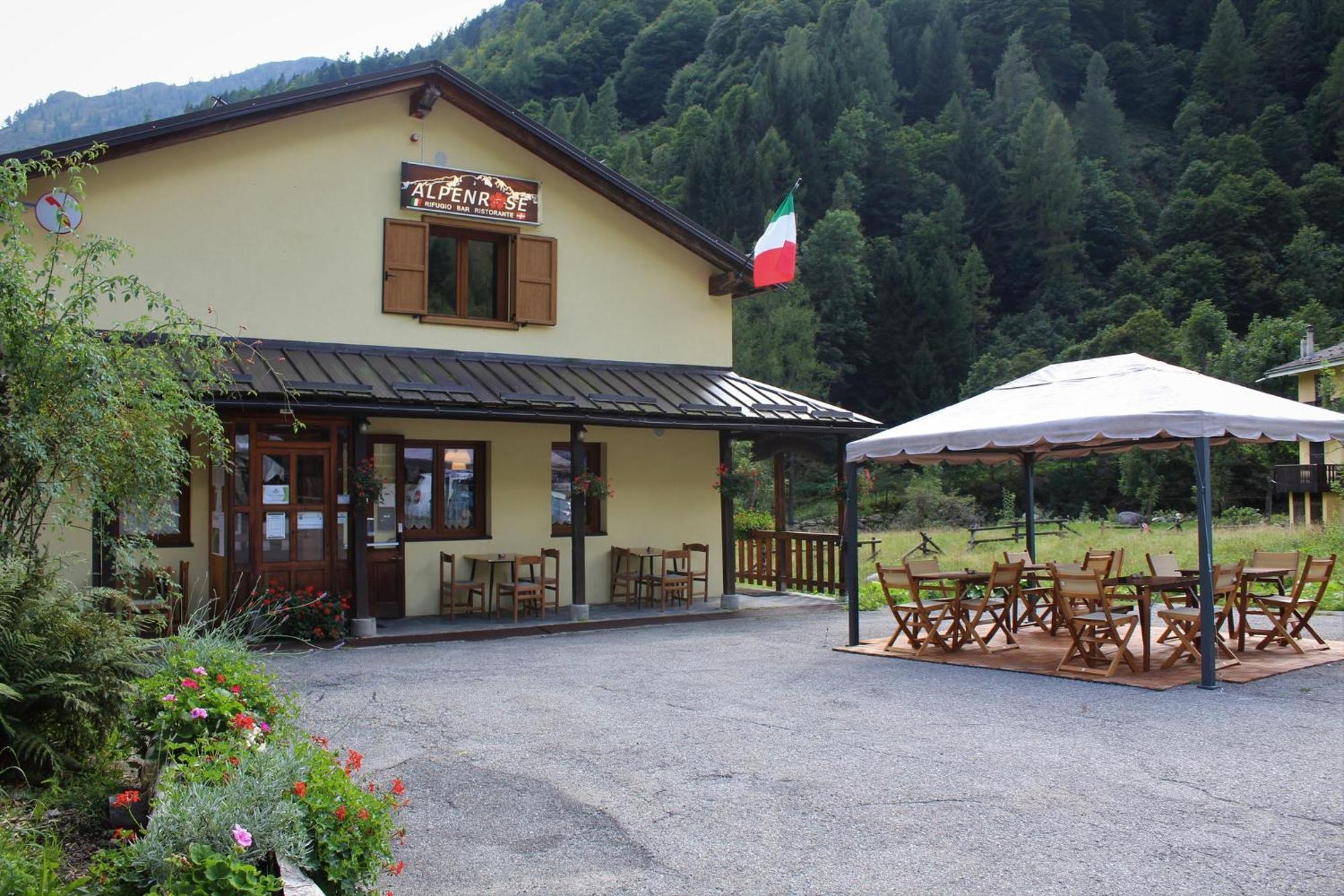 Hotel Rifugio Alpenrose Carcoforo Esterno foto